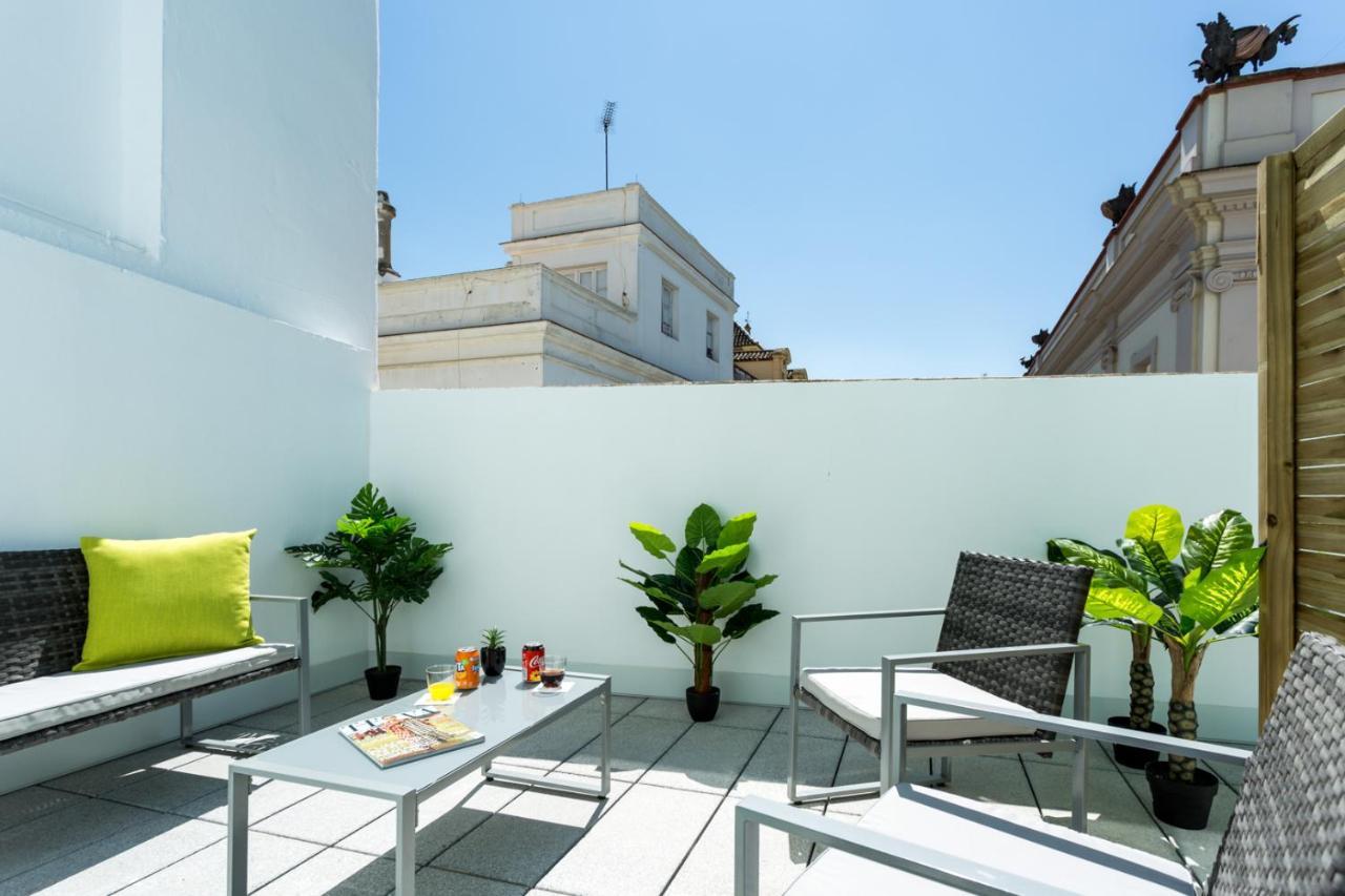 La Puerta De Palacio - Adults Only Seville Exterior photo